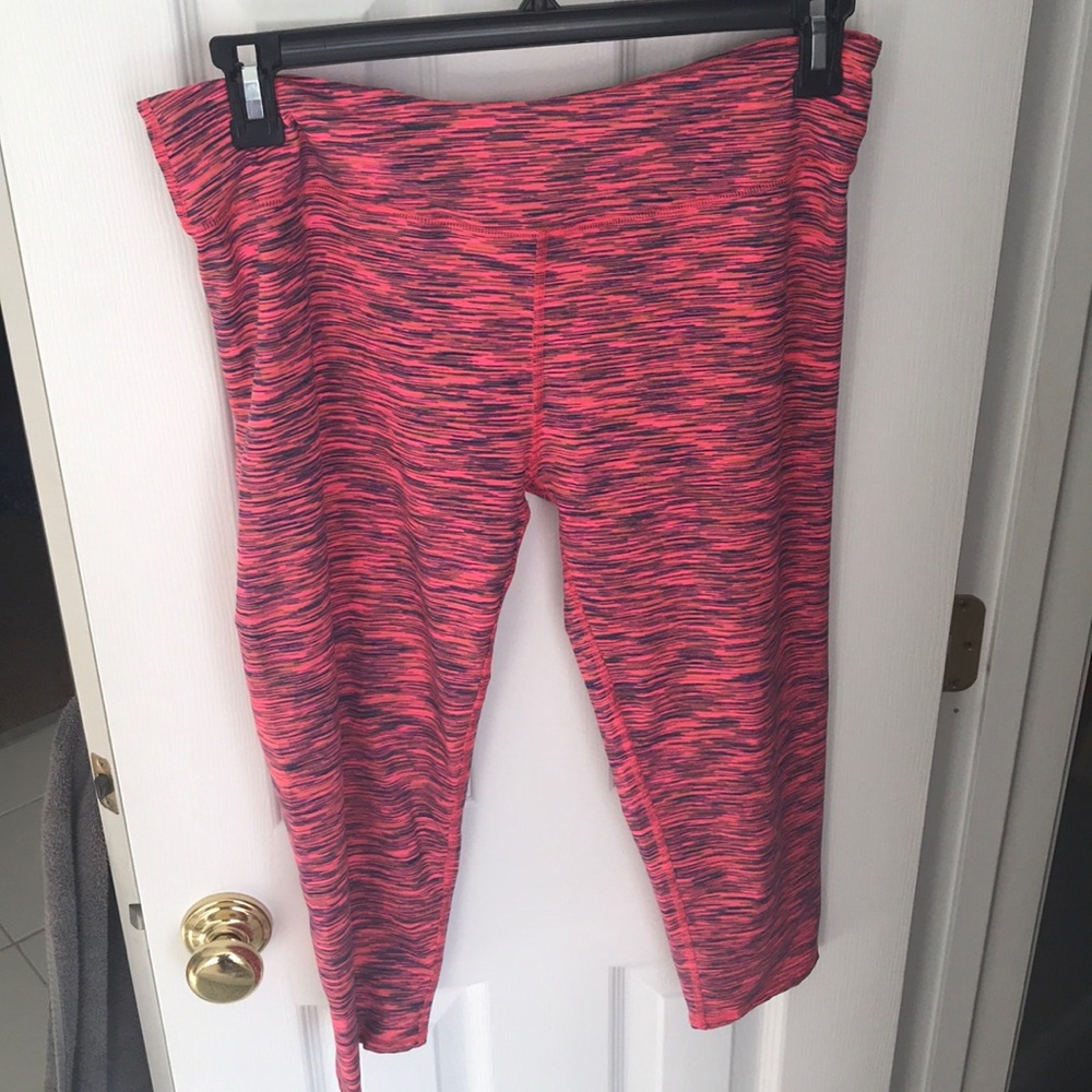 Fabletics pink cropped yoga pant